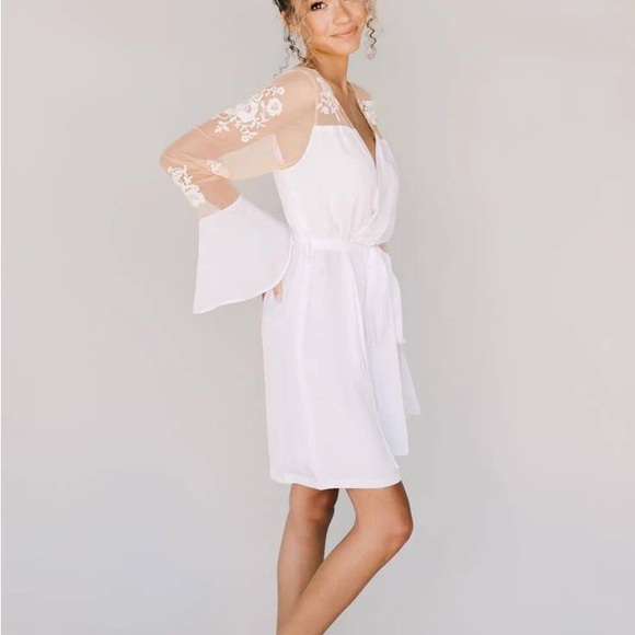 ROBED WITH LOVE HILDY ROBE- WHITE BRIDAL ROBE - Picture 5 of 11